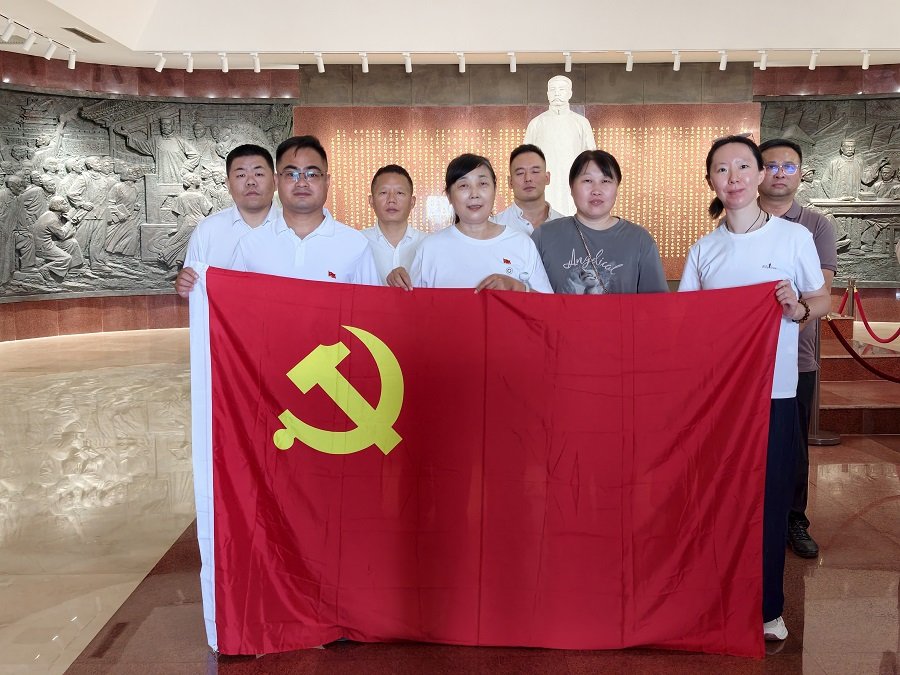 自佑所全体人员合影.jpg