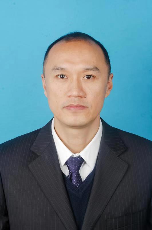 董宁