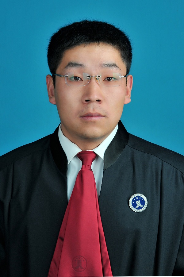 王府臣