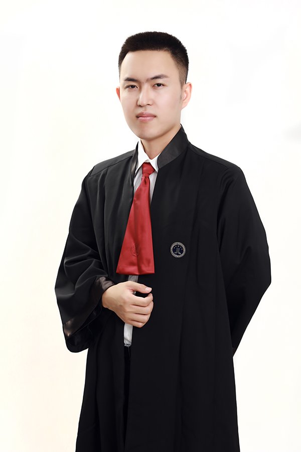 严玖龙